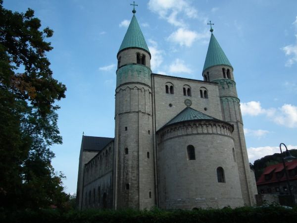 Stiftskirche St. Cyriakus
